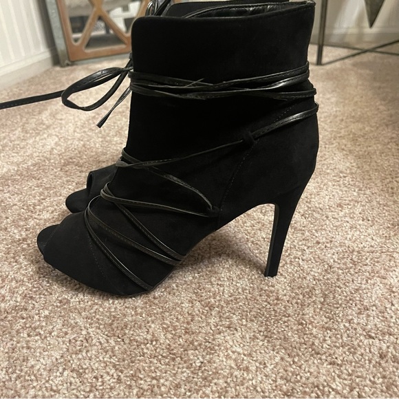 Nordstrom Wild Diva Lace Up Suede Pumps Heels Peep Toe Booties Black Size 8.5 - Picture 4 of 11